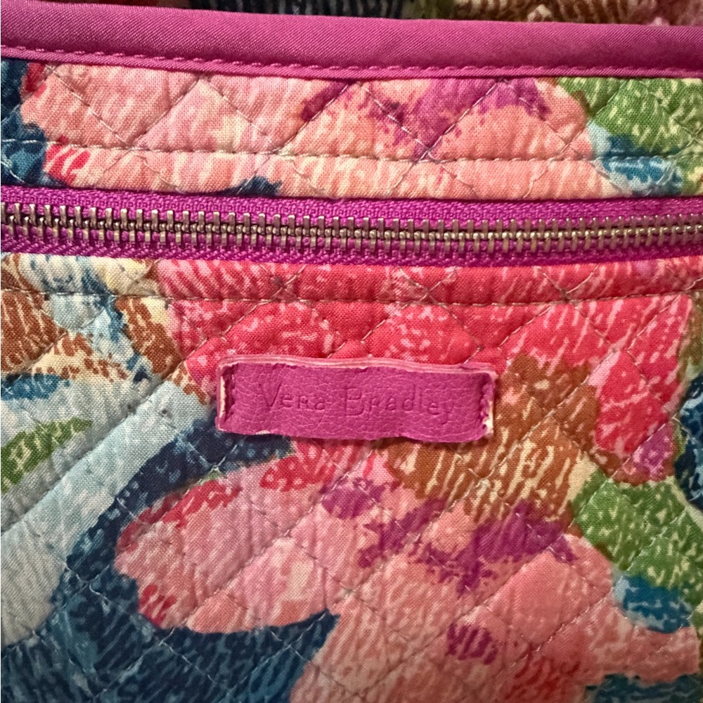 Vera Bradly Floral Quilted Women's Bag - Picture 2 of 5